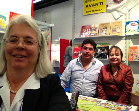 Feria Internacional del Libro de Frankfurt, Alemania, David Batres, Irene Piedra Santa y Sara Jordan. Image